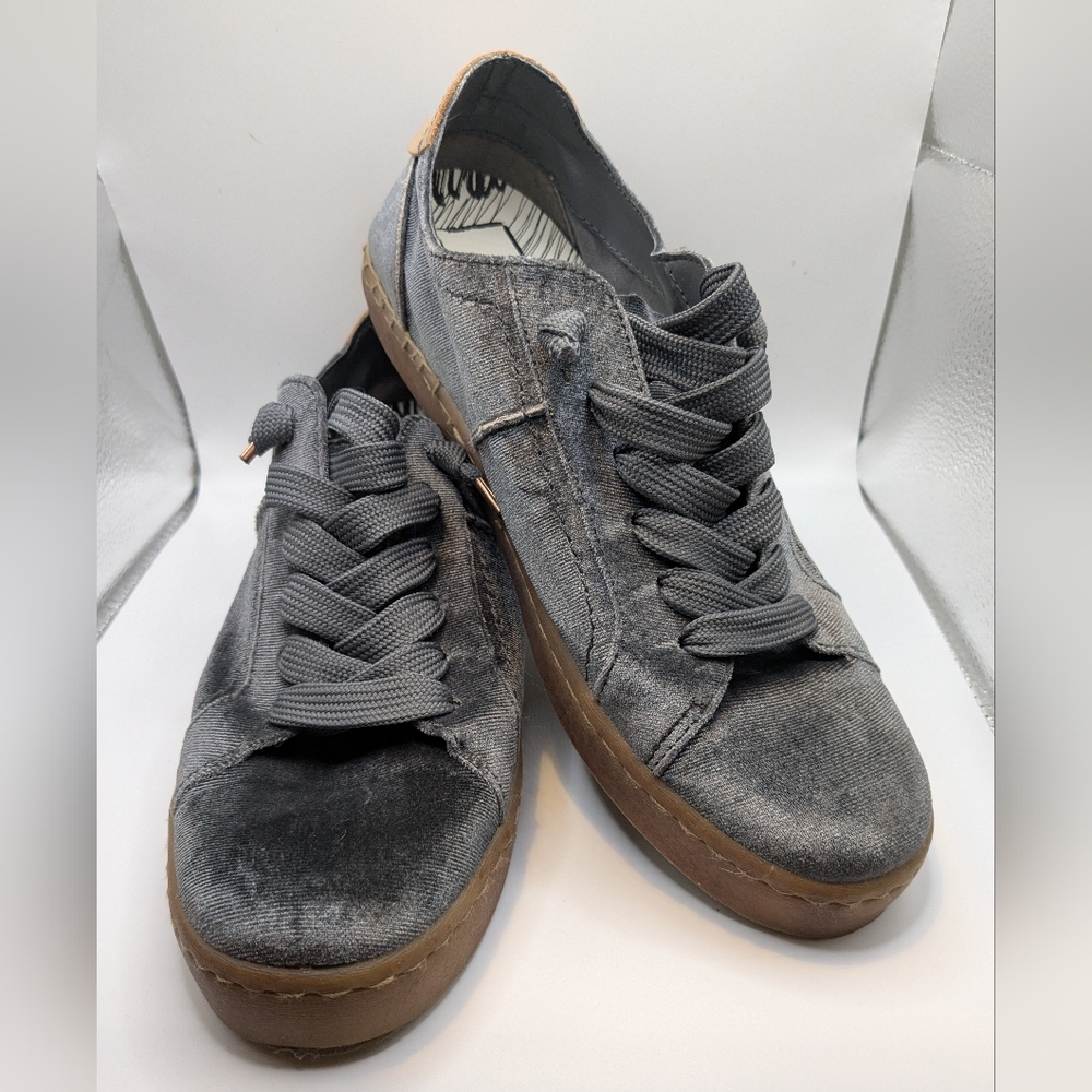Stylish Gray Suede Women's Sneakers Size 9
